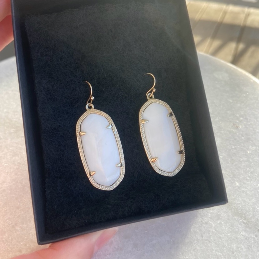 Kendra Scott Elle Gold Drop Earrings White Mother-of-Pearl